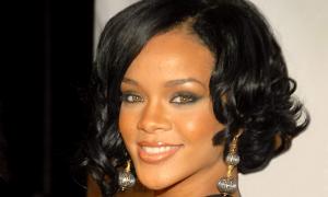 Ріанна зіграє головну роль у біографічній стрічці про Уітні Хьюстон