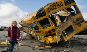 У США вирують торнадо: загинуло 39 людей