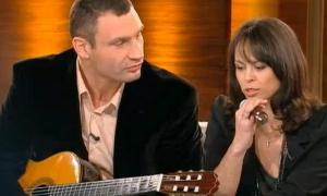 Дружина Кличка заспівала у гурті потай від чоловіка