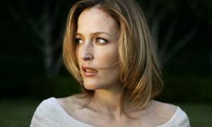 Скаллі із «Секретних матеріалів» зізналася в бісексуальності