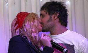 Білик показала стриптиз на день народження Козловського