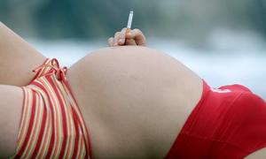 Вагітних хочуть штрафувати на 85 гривень за куріння