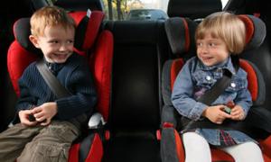 За відсутність дитячого автокрісла — штраф до 425 гривень