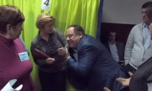Регіонал-забіяка Мельник хотів задобрити Ірину Геращенко квітами