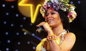 Зі сценічного костюма Гайтани затверджено лише віночок