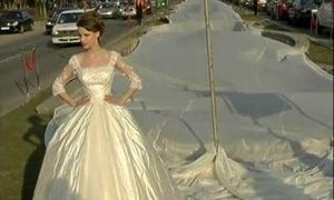 У Румунії представили сукню з шлейфом довжиною 3 кілометри