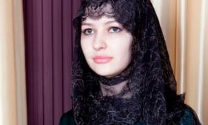 Дружина президента Чечні випускає одяг для мусульманок