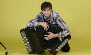 Відомого акордеоніста затримали за підозрою у педофілії