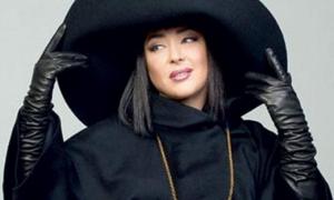 Лоліта вважає підрізання повік та ін’єкції ботокса гігієною