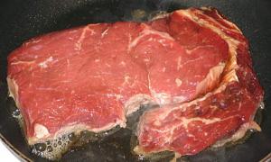 Азаров хоче дати українцям удвічі більше яловичини