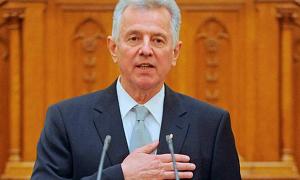 Президента Угорщини позбавили докторського ступеня за плагіат