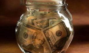 Офіційно українці навідкладали понад 14 мільярдів доларів