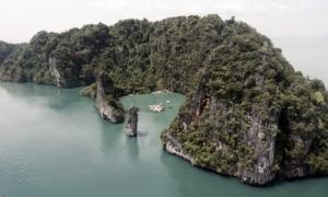 В Таїланді збудували кінотеатр на воді