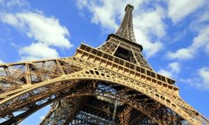 На Ейфелевій вежі упав ліфт