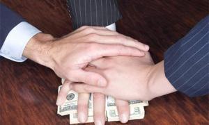 Чиновник і підприємець разом обкрадали будівництво школи