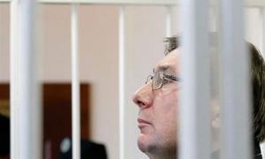 Тюремники кажуть, що у Луценка нема гепатиту
