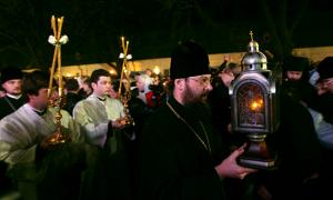 Україна вже отримала Благодатний вогонь із Єрусалима