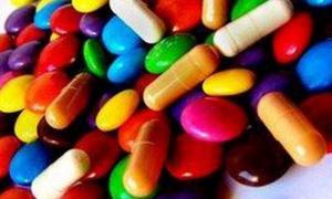 Азаров пообіцяв, що ліки подешевшають удвічі