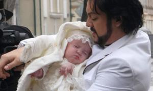 Хрещеною мамою дочки Кіркорова стала його стиліст