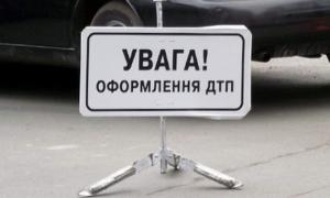 Заступник мера Львова врізався в дерево 