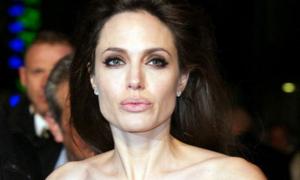 Анджеліна Джолі набирає вагу заради весільної сукні