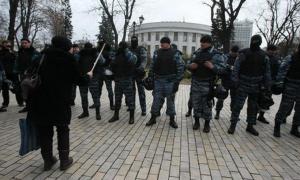 Півтисячі чорнобильців взяли в облогу Раду 