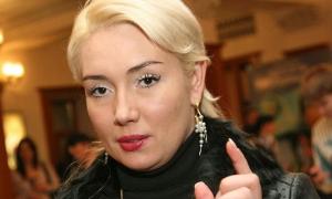 Телеведуча-блондинка у центрі Києва побилась із даішниками