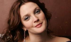 Дрю Беррімор вперто заперечує чутки про вагітність