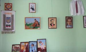 Вихованці Ковельської колонії влаштували виставку вишивок