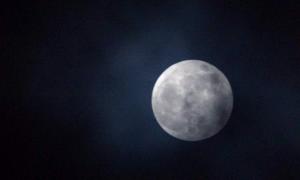 Місяць дуже близько підійшов до Землі