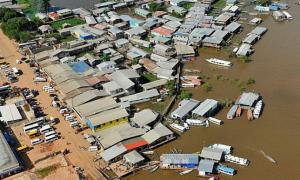 Повінь у Бразилії затопила десятки міст