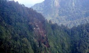 На місці падіння російського літака знайшли тіла загиблих 