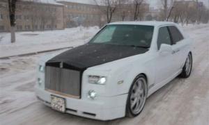 Хлопець із Казахстану своїми руками зібрав Роллс-Ройс