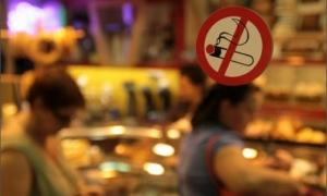 Тепер в Україні курити майже ніде не можна