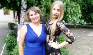 Маму «випускниці в білизні» можуть звільнити з роботи