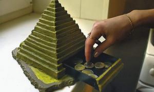 Психологи: Люди несуть гроші у фінансові піраміди через жадібність і віру в чудеса