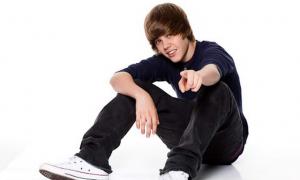 Джастін Бібер заробив струс мозку у «протистоянні» зі скляною стіною