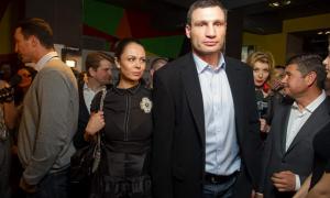 Суд вирішив, що Кличко зазіхнув на честь і репутацію Черновецького