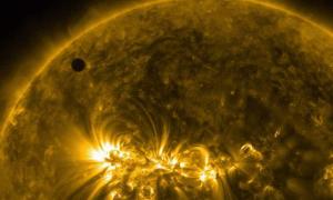 Вчені NASA сфотографували транзит Венери по Сонцю
