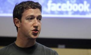 Засновник Facebook за добу втратив півмільярда доларів