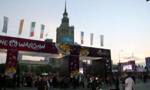 У Варшаві відкрили фан-зону на 100 тисяч місць