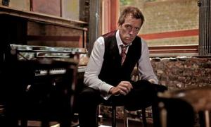 Х’ю Лорі, який приїде до Києва з концертом, вболіватиме за збірну Франції 