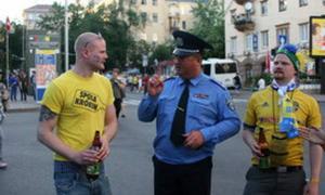 Київські міліціонери подякували шведським фанам за толерантність