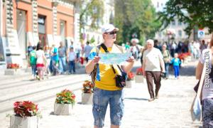 Півтисячі іноземних фанів знайшли безкоштовне житло в українських родинах