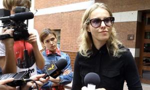 Слідчі повернули Собчак закордонний паспорт, але не гроші