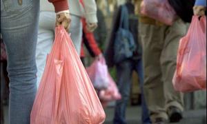 На День Конституції у Луцьку пластикові пакети мінятимуть на полотняні торбинки