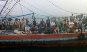 Під час аварії судна в Індійському океані зникли 100 людей