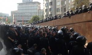 «Беркут» почав штурм Українського дому