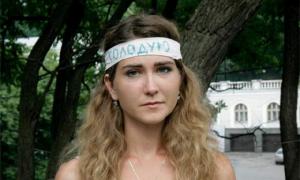 «Швидка» забрала одну з голодувальниць за мову