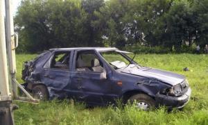 На переїзді у Рожищі зіткнулись легковик і електропоїзд 